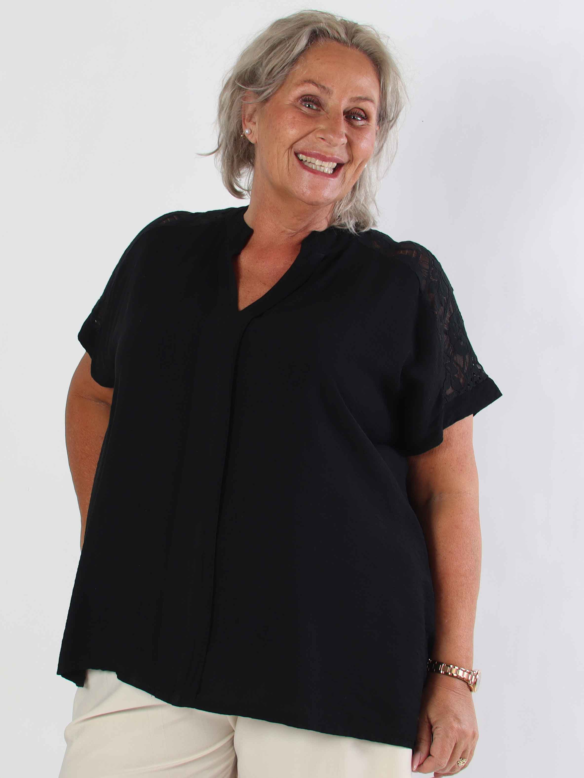 Galene - Söt plus size tunika i viskos med spetsdetaljer